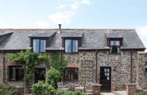 Holsworthy House | Greenfinch