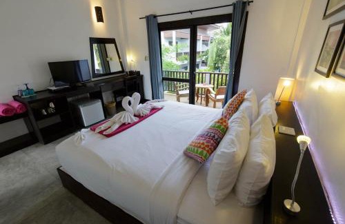 Bophut Hotel | Greenlight Fisherman's Village Samui Resort & Café