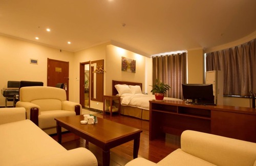 Guichi Qu Hotel | GreenTree Inn Chizhou Changjiang Middle Road Shangzhidu Commerce Square Express Hotel