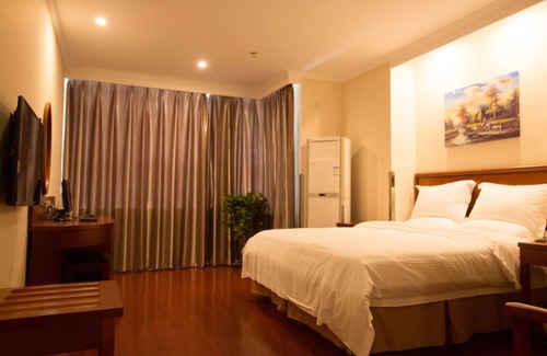 Guichi Qu Hotel | GreenTree Inn Chizhou Changjiang Middle Road Shangzhidu Commerce Square Express Hotel