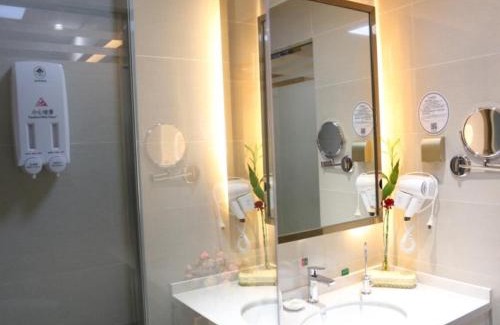 Feidong County Hotel | GreenTree Inn Hefei Feidong New District Huishang City Express Hotel