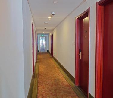 Pudong Hotel | GreenTree Inn Shell Hotel Shanghai Waigaoqiao Free Trade Zone North Subway Station Branch