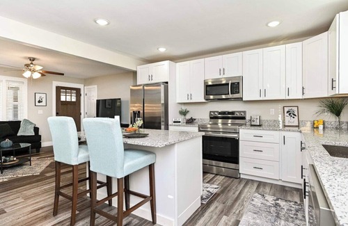 Greenville House | Greenville Gateway: Urban Retreat for All