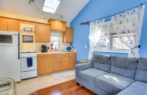 Hewitt Cottage | Greenwood Lake Cottage w/Shared Dock & Hot Tub!
