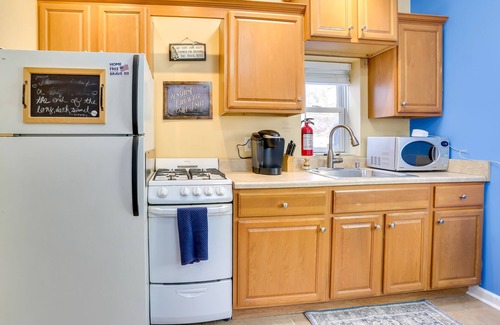 Hewitt Cottage | Greenwood Lake Cottage w/Shared Dock & Hot Tub!