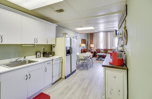 Greers Ferry Condo | Greers Ferry Condo w/Easy Access to Lake!
