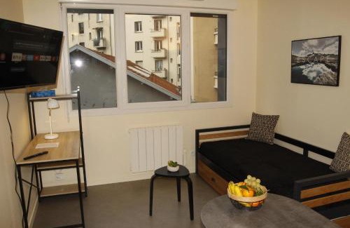 Quartier Hyper-Centre Apartment | Grenoble hyper-centre + WiFi + Netflix
