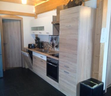 Wald House | Großzügige Wohnung Bachblick