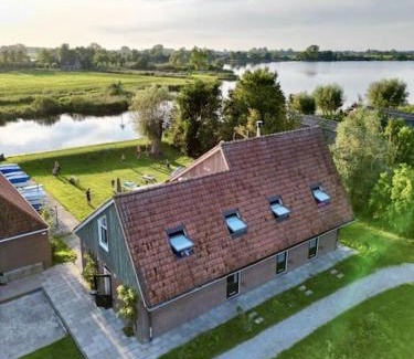 Grou House | Groepshuis aan open vaarwater (de Berch)
