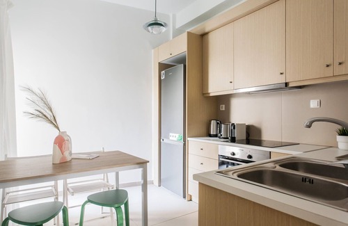 Koukaki Condo | Groovy 2BR Apartment in Koukaki