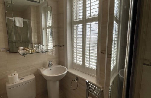 Christchurch Bed & Breakfast | Grosvenor Lodge Guest House