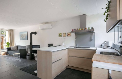 Grou House | Grou Getaway with Bikes & Whirlpool