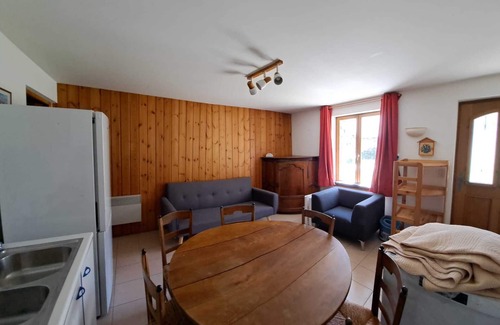 Monetier-les-Bains Apartment | Ground floor supplex in quiet village