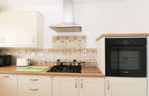 Bourton Cottage | GROUND FLOOR ANNEX, family friendly in Milton-Under-Wychwood