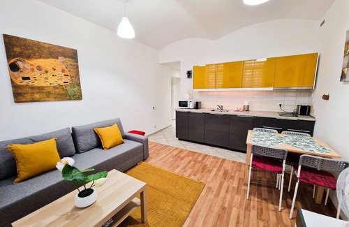 Zizkov Apartment | Ground Floor Apartment