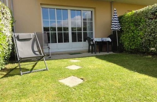 Barfleur Apartment | Ground-Floor Apartment with Private Garden, Parking & Fiber Internet in Scenic Barfleur