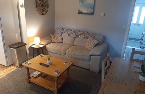 Bodmin Apartment | Ground Floor Apt With Garden & Parking Sleeps 2
