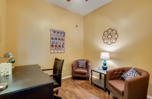 Park Place Apartment | GROUND FLOOR condo STEPS AWAY from pool & spa!! condo