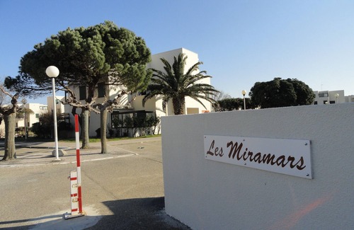 Le Barcares Apartment | GROUND FLOOR DIRECT ACCESS BEACH 'uncrowded' Gde Terrace