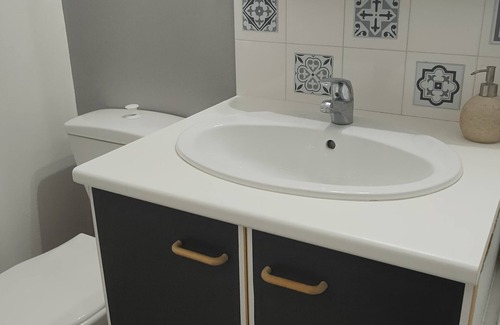 Cambo-les-Bains Apartment | Ground floor studio with small garden in the center of Cambo les bains.