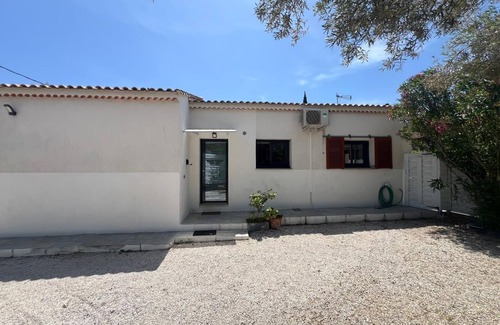 Le Pradet House | Ground floor, walking distance to the sea