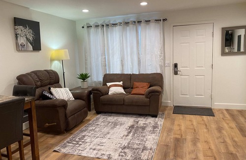 North Park Apartment | Ground level 2 bedroom loft apartment