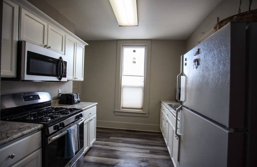 Grand Junction House | Group Basecamp 6 Bedrooms Downtown GJ Ski.Bike.Climb.Play!