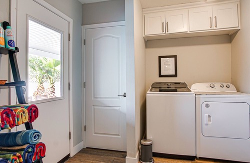 Village Grove House | Group Friendly, Ideal Location, with Private Saltwater Heated Pool