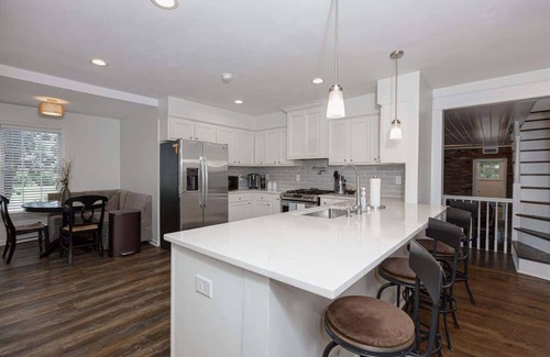 Columbus House | Group Getaway 6BR Near Fort Benning Huge Kitchen + Private Yard