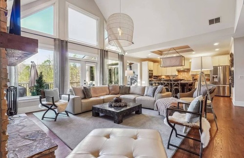 Big Canoe Cabin | Group Home|Hot Tub|Game Room|Fire Pit|Pets