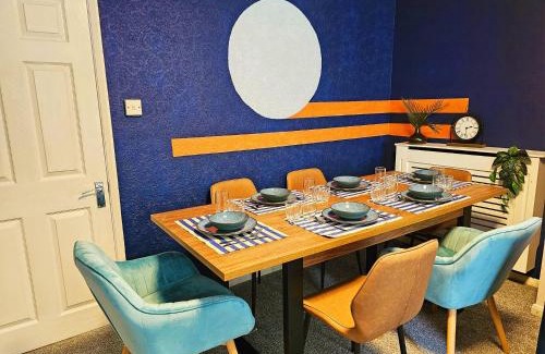 Banbury Apartment | Group Stay with 3 Parking Spaces