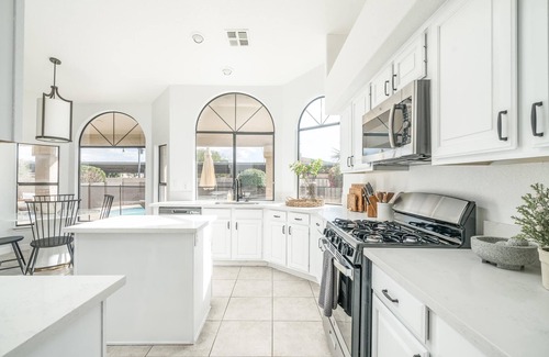 Arabian Views House | Grovers House-Private Home Oasis