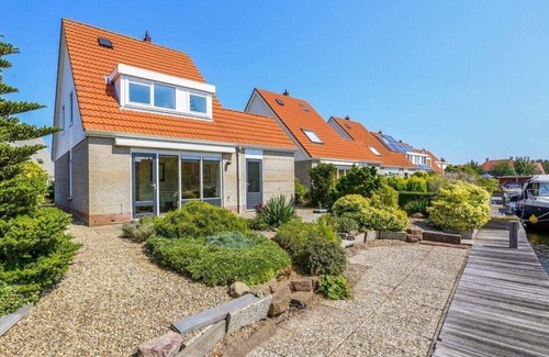 Lemmer House | Grutto 8 Comfortable holiday residence