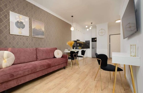 Mirow Apartment | Grzybowska 37 | Prestigious Apartment | Parking