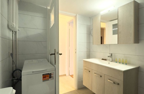 Nea Smirni Apartment | Gtrip Nea Smyrni Apartment - 3421