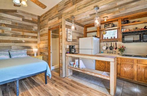 Seguin Apartment | Guadalupe River Cottage with Direct Lake Access!