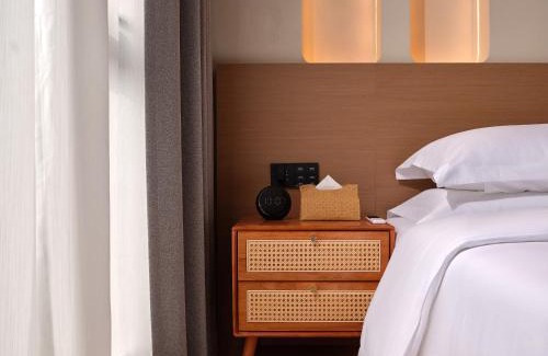 Dinghu District Hotel | Guangzhou Yumu Curie Hotel Panyu Aeon Mall