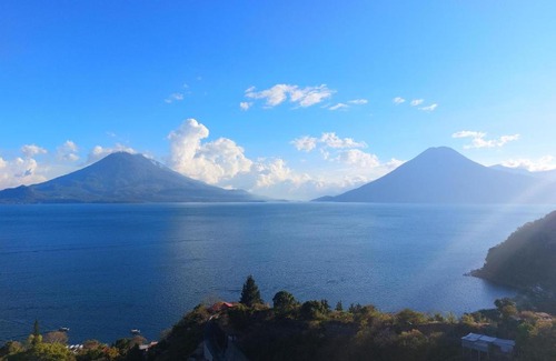 Santa Cruz La Laguna House | GuateMia Lake Front Starlink Wifi