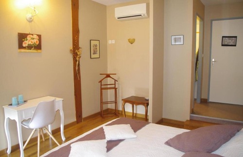 Angoume House | Guest House 'Chambre D'hôtes Edelweiss' with Mountain View, Wi-Fi and Air Conditioning