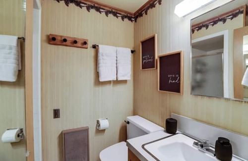 Twain Harte House | Guest House Getaway @ Chateau Du Ray