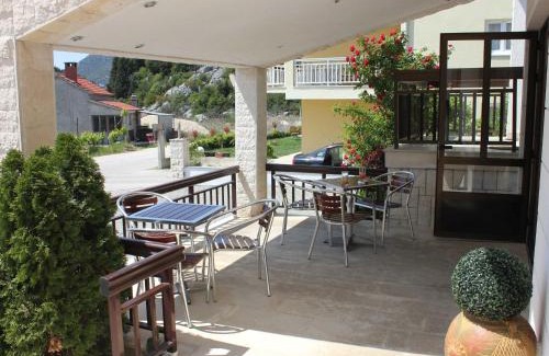 Ploce Apartment | Guest House San Antonio-Comfort One Bedroom Apartment with Balcony no 1