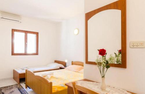 Sobra House | Guest House Sobra 38