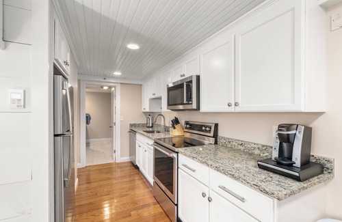 Salisbury Hotel | Guest House Suites