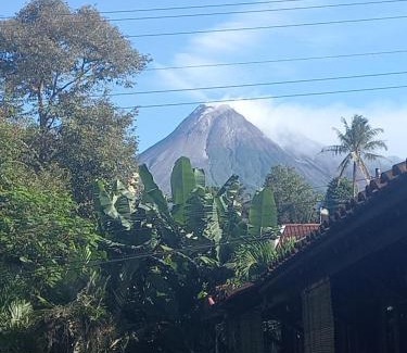 Pakem House | Guest House T