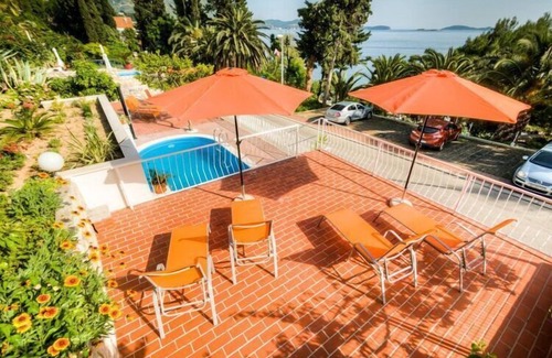 Mlini Apartment | Guest House Villa Nina- Comfort Triple Room with Balcony and Sea View (S1 - crvena)