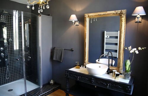 Bernis Bed & Breakfast | Guest house with 4 individually rented rooms.