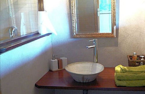 Moureze Bed & Breakfast | Guest Room 'Le Sabel - Blue Room' with Mountain View, Shared Pool