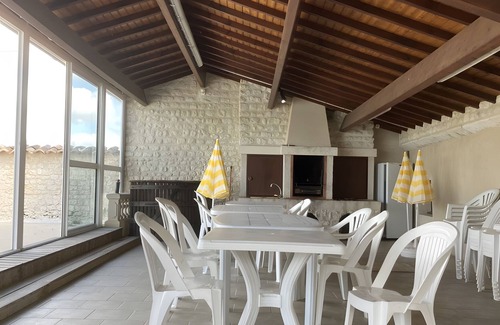 Segonzac Bed & Breakfast | Guest Room 'Room 1 for 2 People' with Shared Pool, Shared Terrace and Wi-Fi