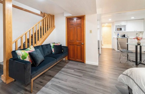 Congress Park Apartment | Guest Suite Close to Downtown