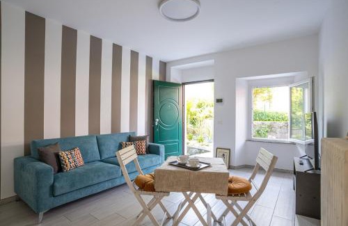 Lierna Apartment | GuestHost - Charming 3-Story Lakefront Villa